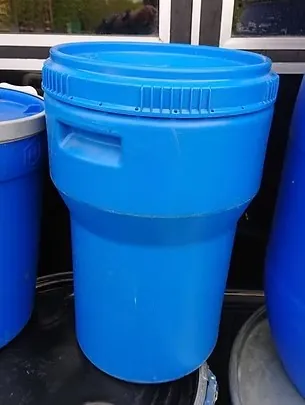 4. Plasttunna Blå